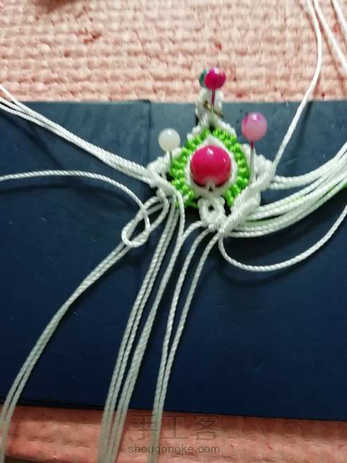 惊艳结友分享的美图，因爱慕而动手，美丽在手中绽放，将编制过程分享结友，众乐乐。 第17步