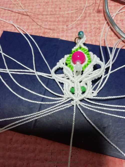 惊艳结友分享的美图，因爱慕而动手，美丽在手中绽放，将编制过程分享结友，众乐乐。 第29步