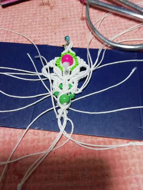 惊艳结友分享的美图，因爱慕而动手，美丽在手中绽放，将编制过程分享结友，众乐乐。 第36步