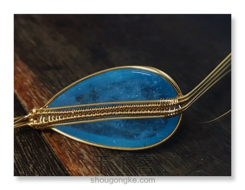 玫瑰花苞造型绕线—冰种魔鬼蓝海蓝宝无孔吊坠 第12步