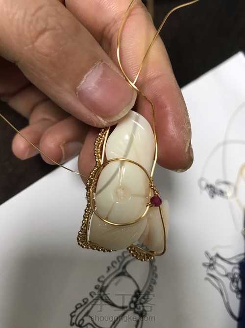 陌陌珊瑚带留改造绕线吊坠 第3步