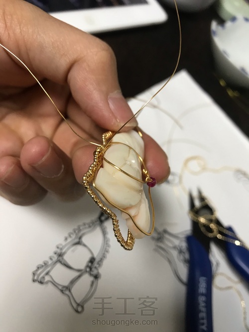 陌陌珊瑚带留改造绕线吊坠 第4步