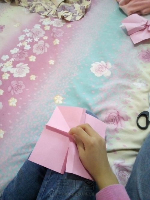 折纸蝴蝶结。 第11步