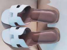 DIY时尚百搭超火H型拖鞋，这款拖鞋超级简单，用到的工具也少，非常适合零基础的爱好者。