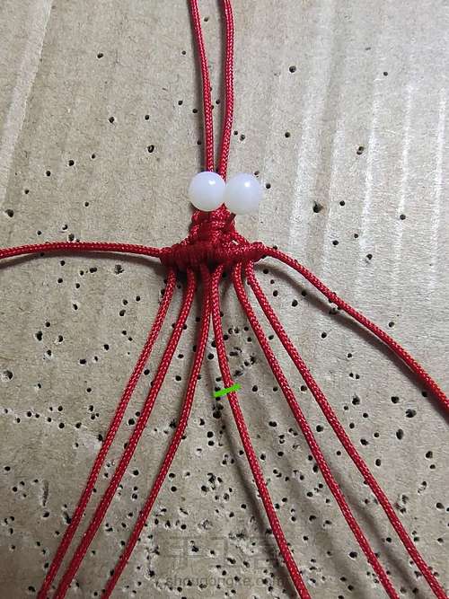 简约宽手绳 第4步