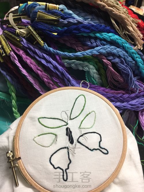 【Vivian邢星手作】刺绣钉珠蝴蝶~
迎接春天的到来 第2步