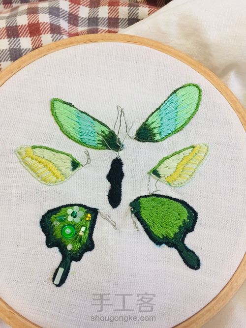 【Vivian邢星手作】刺绣钉珠蝴蝶~
迎接春天的到来 第6步