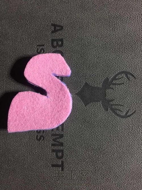 【vivian邢星手作】粉红火烈鸟钉珠胸针 第9步