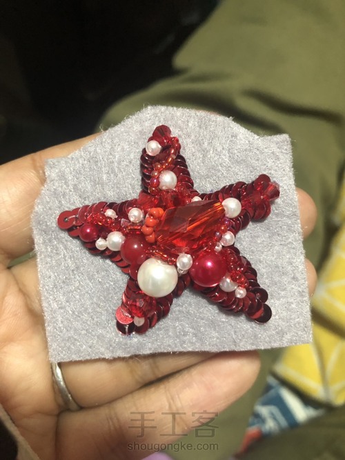 【Vivian邢星手作】立体钉珠星星发夹 第6步