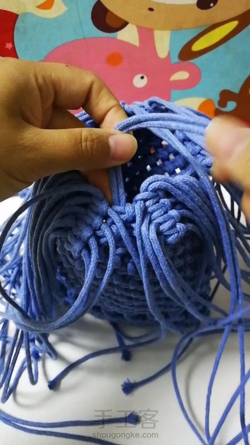 编织抽绳小包教程 第22步