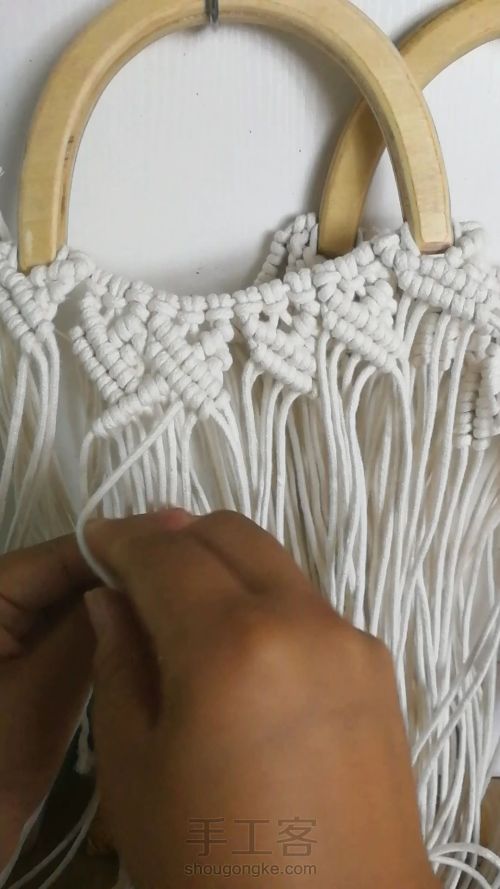 手工编织教程 白色斜纹手提包 第23步