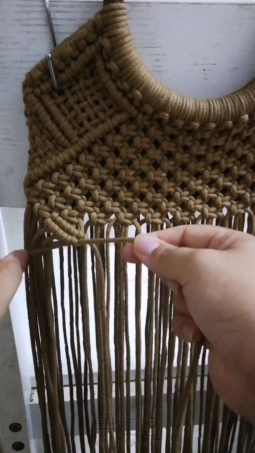 咖色花朵手提包 手工编织包包教程 结绳艺术 第35步