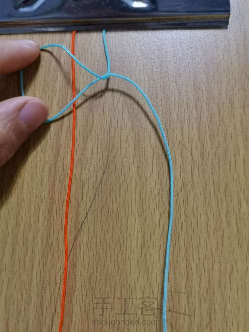 双线纽扣结 第2步