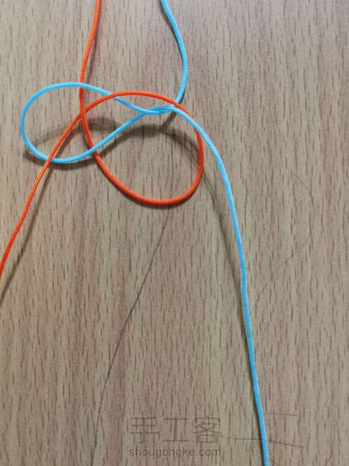 双线纽扣结 第3步