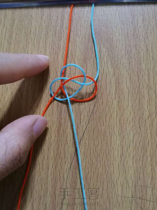 双线纽扣结 第6步