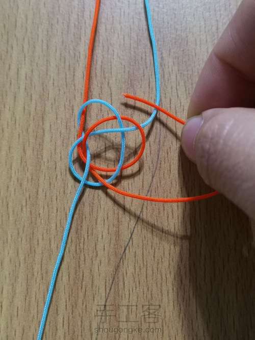 双线纽扣结 第8步