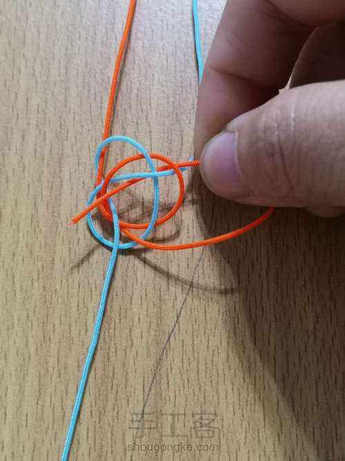 双线纽扣结 第9步