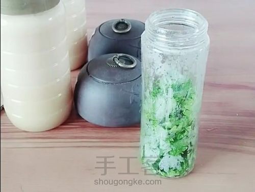 纯天然绿色水晶果冻面膜 第3步