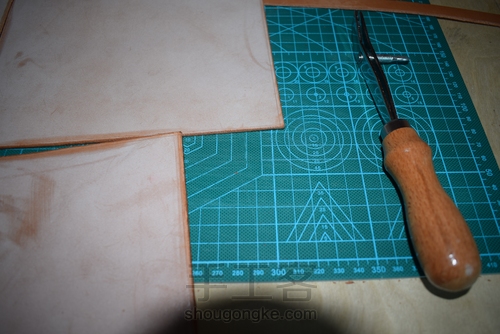 手工斜跨皮包制作过程 第5步