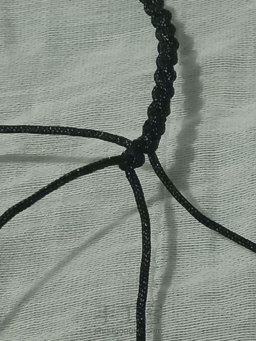 尾扣的编织教程 第2步