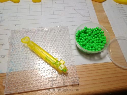 儿童塑料戒指 第3步