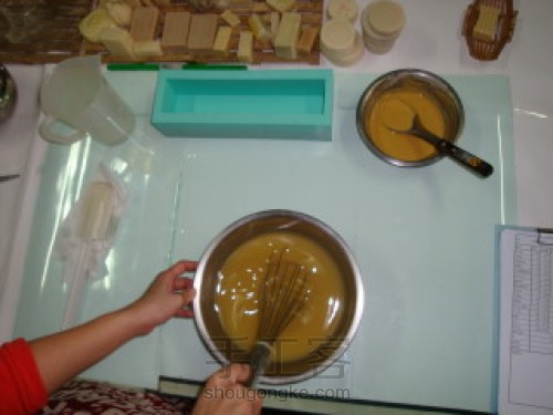 手工皂培训：干姜洗发皂的配方及详细操作步骤 第9步