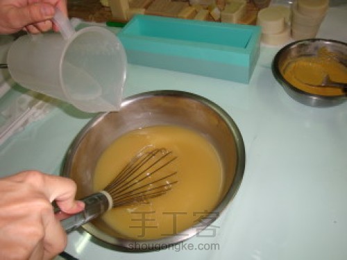 手工皂培训：干姜洗发皂的配方及详细操作步骤 第10步
