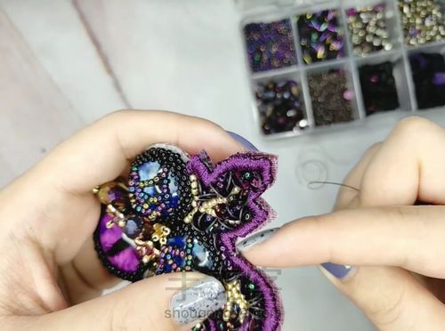 法式刺绣珠绣中常见的包边方法(一) 第19步