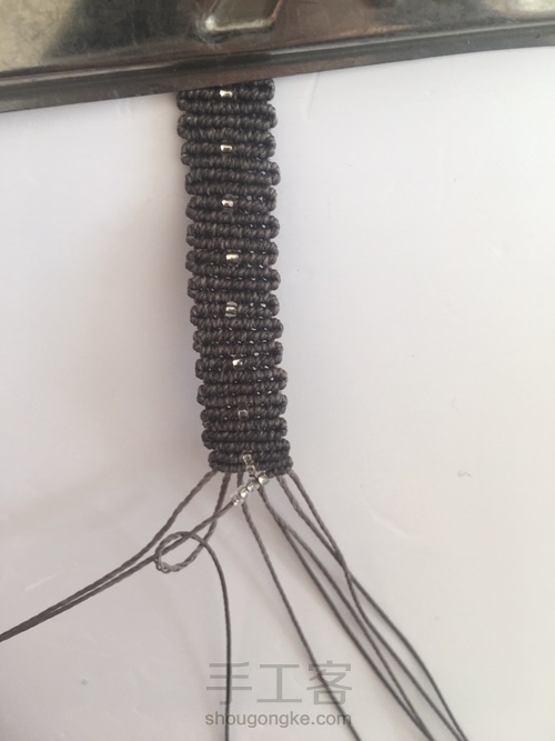 简单帅气情侣款手链 第6步