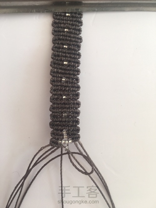 简单帅气情侣款手链 第7步