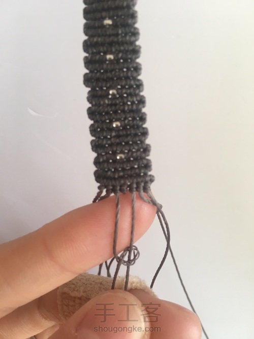 简单帅气情侣款手链 第12步