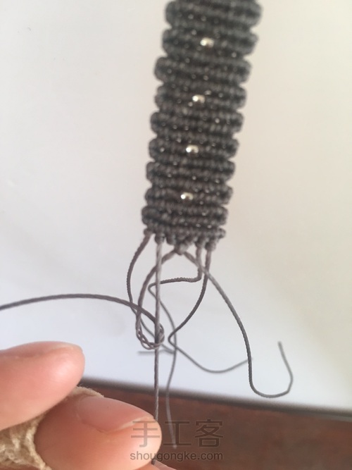 简单帅气情侣款手链 第14步