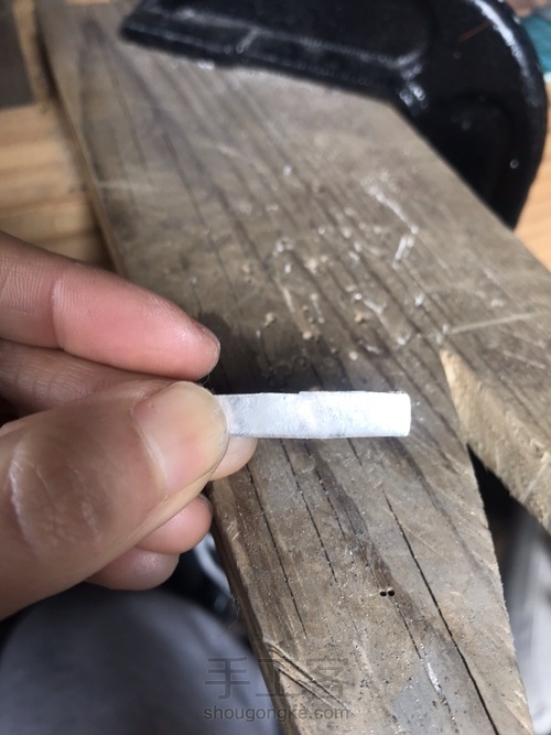 哟！来做有意义的银手链为他/她 第1步