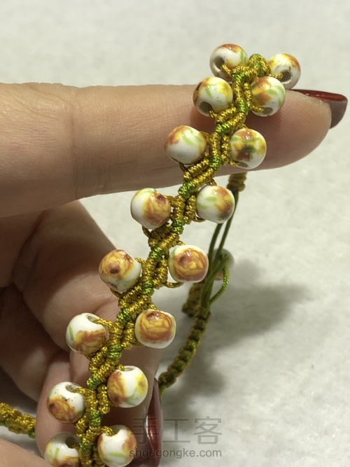 陶瓷珠手链 第4步