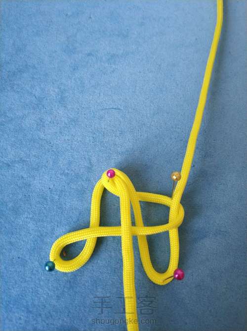 四叶草绳结 第2步