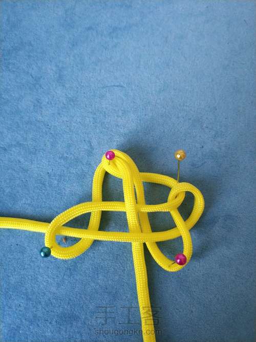 四叶草绳结 第3步