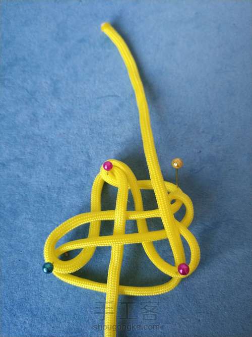 四叶草绳结 第4步