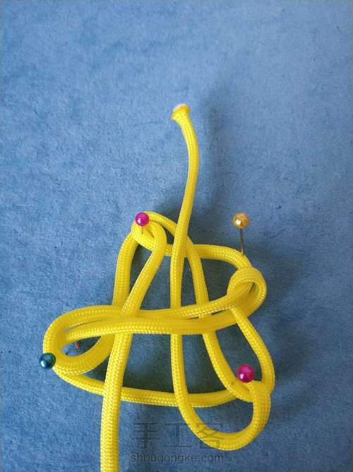 四叶草绳结 第5步