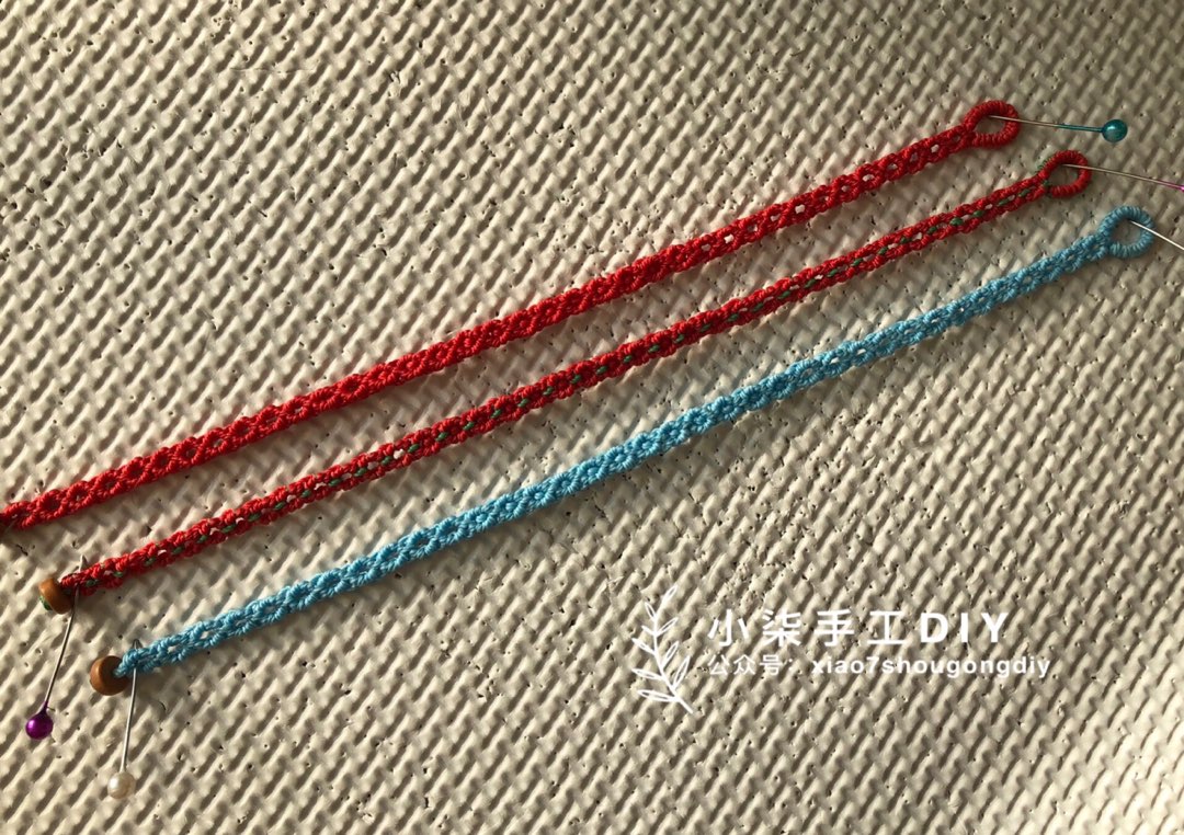 本文主要介绍斜卷结应用之四线菱形和四线包珠的编织方法。需要的小伙伴速来！🏃‍♀️
转自公众号：xiao7shougongdiy