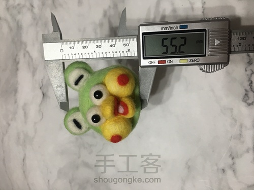 罗斯熊毛毡 羊毛毡成品 鹦鹉兄弟（青蛙头套） 钥匙圈 第8步