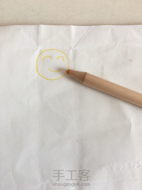 笑脸装饰物。 第1步