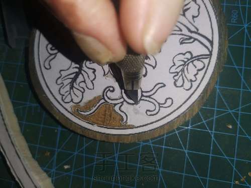 【原创】绿檀雕花梳妆镜 第6步