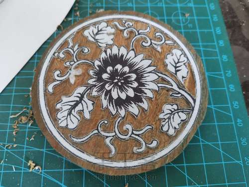 【原创】绿檀雕花梳妆镜 第9步