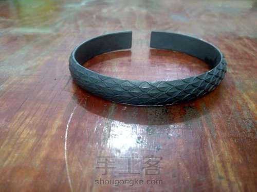 手工錾刻一个龙鳞手镯 第8步
