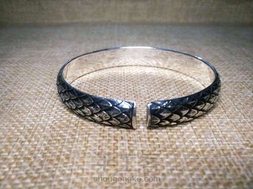 手工錾刻一个龙鳞手镯 第9步