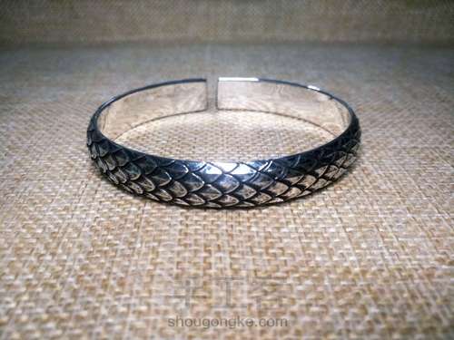 手工錾刻一个龙鳞手镯 第10步