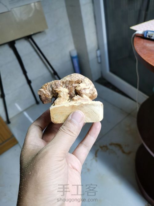 木雕猎豹雕刻过程不断更新。 第9步