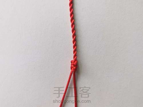 金刚结的项链绳 第2步