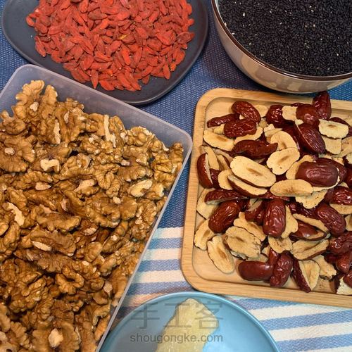 手工熬制阿胶糕 第2步