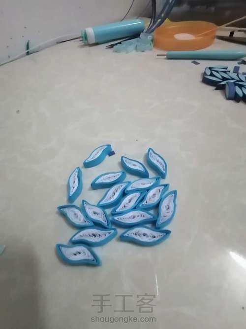 衍纸艺术之汽车挂件 第6步